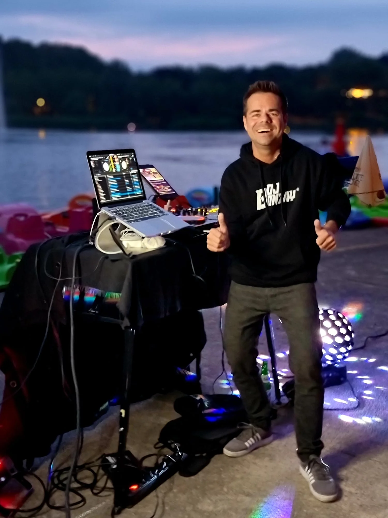 DJ Bonzay live auf einem Stadtfest